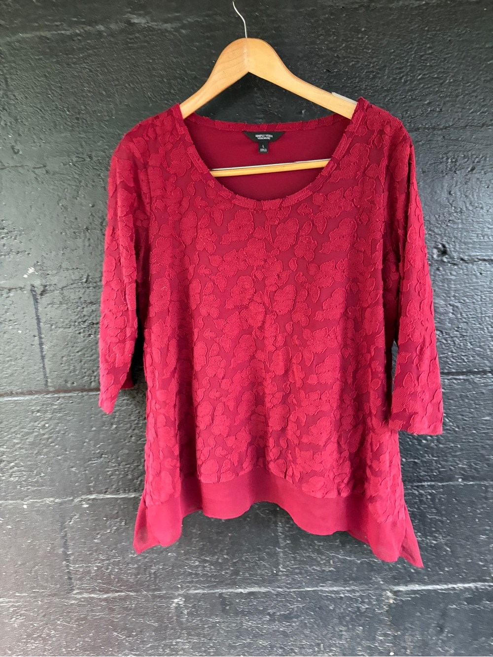 Vera Wang Red Lace Overlay Women's 3/4 Sleeve Top